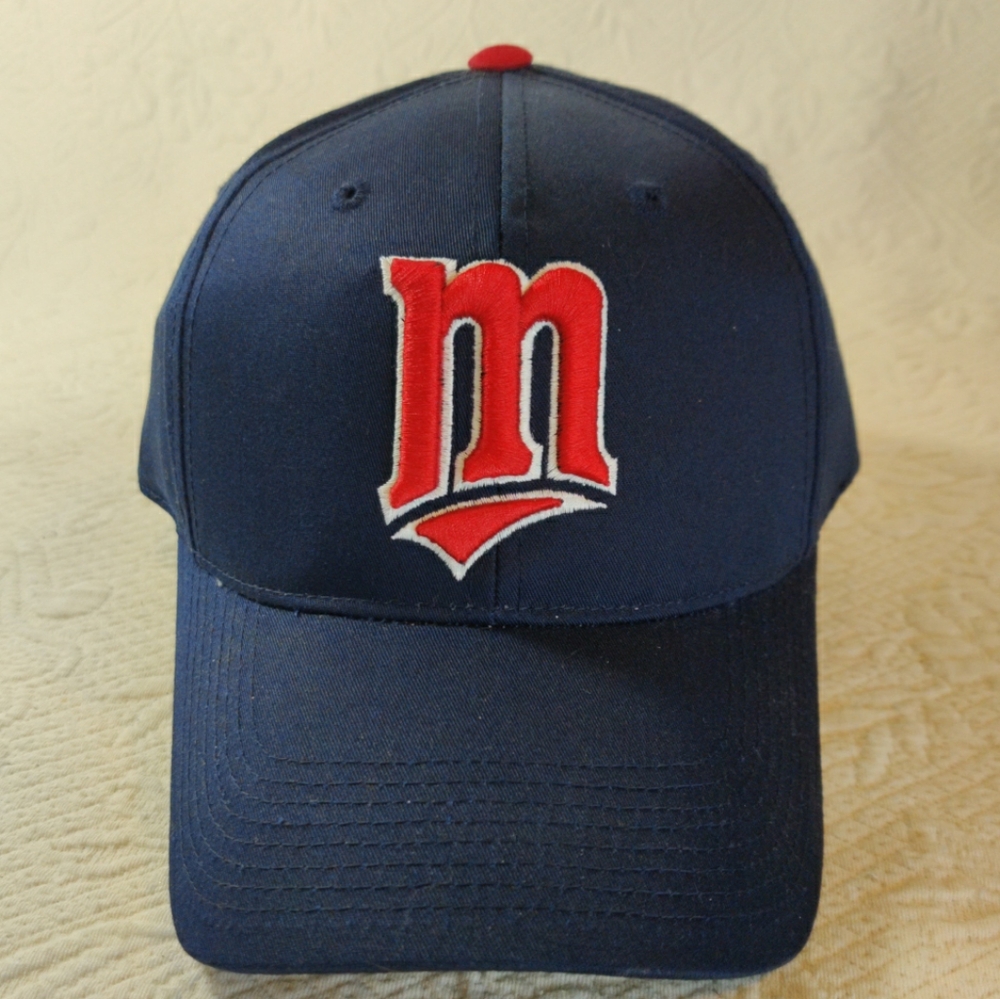 Vintage Minnesota Twins MLB  Navy Blue  Outdoor Cap Company Snapback Hat New